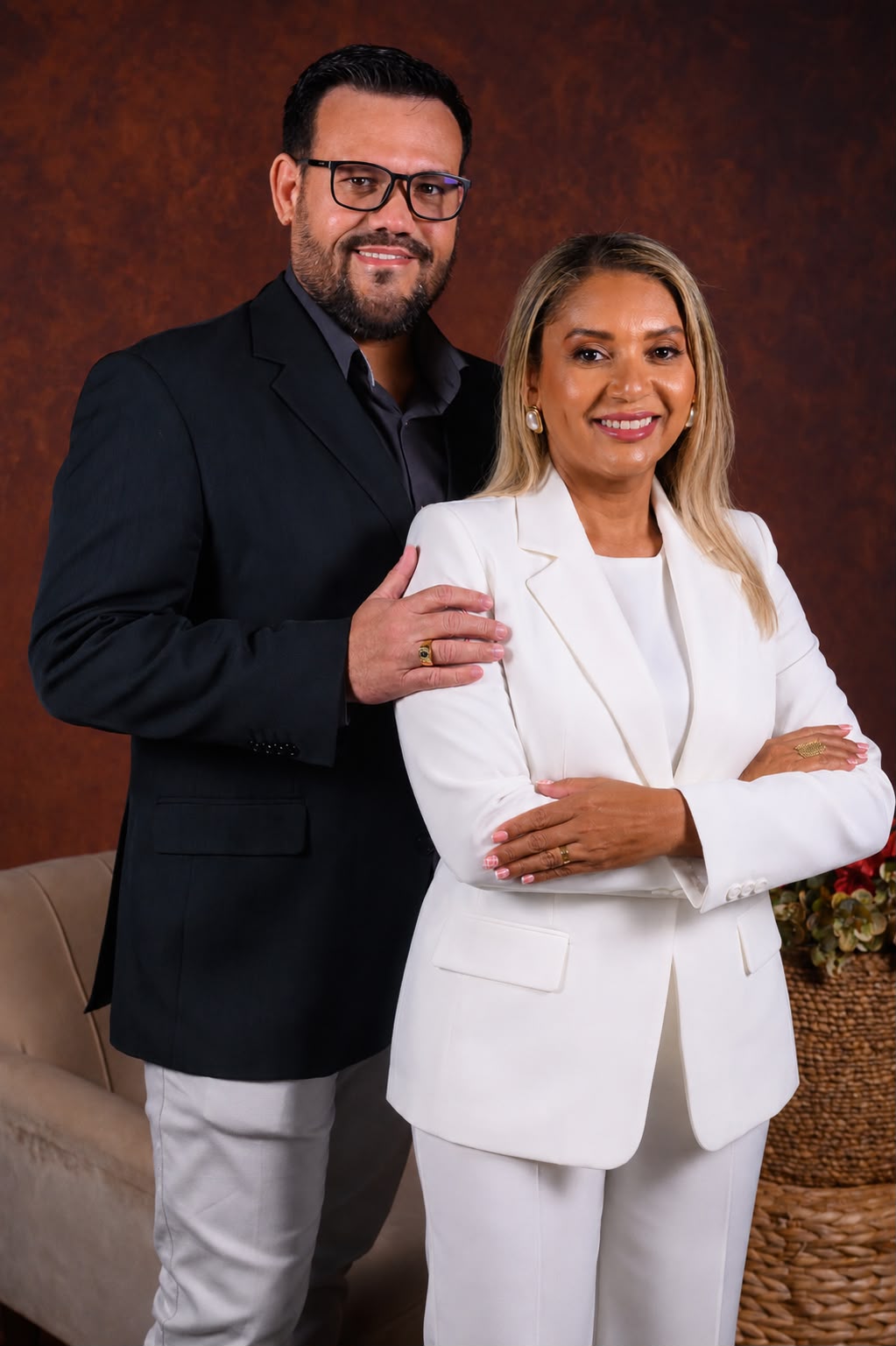 Pastor Thiago e Pastora Say